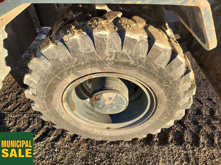 2012-hyundai-r140-w-9-excavator-image-8