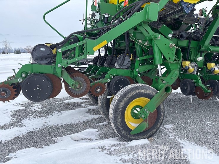 2013-john-deere-1790-image-29