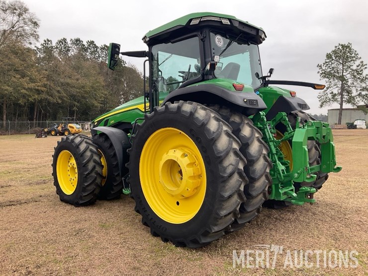 2023-john-deere-8r-370-image-3