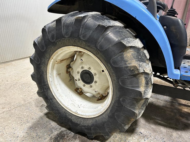 new-holland-tc35-image-11