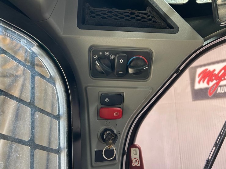 2023-caterpillar-259d3-image-22