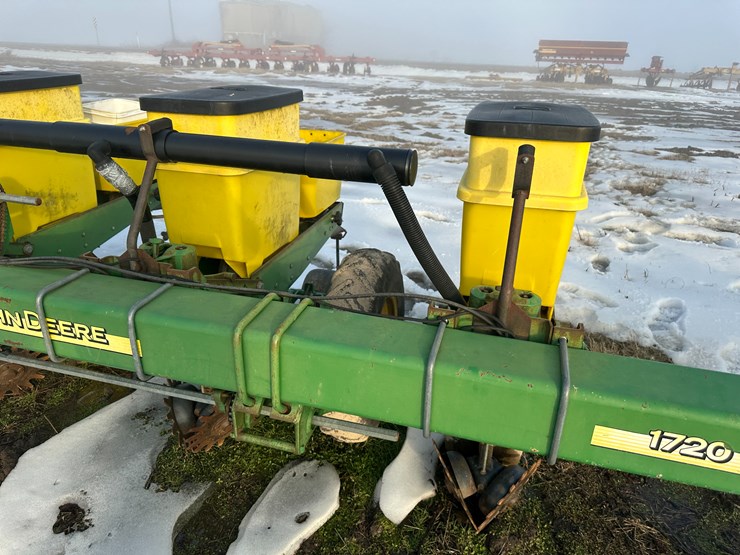 john-deere-1720-image-74