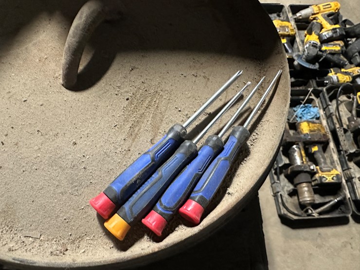 #38482-•-tools,-shop-towels,-&-misc-image-5