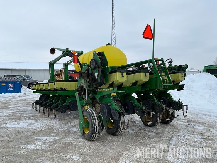 2013-john-deere-1770nt-image-3
