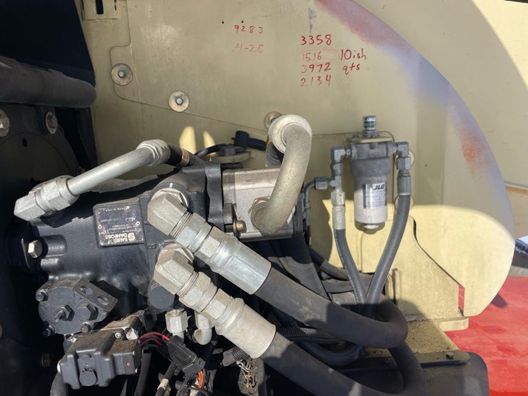 2008-jlg-600s-image-31