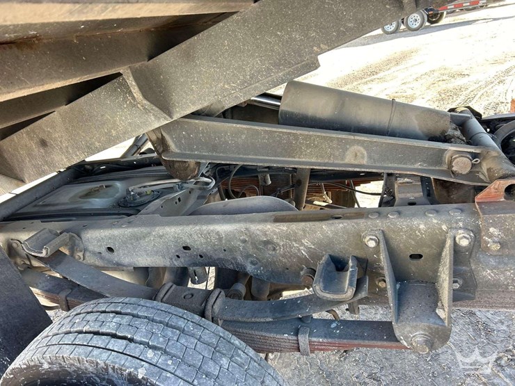 2014-ford-f550-image-25