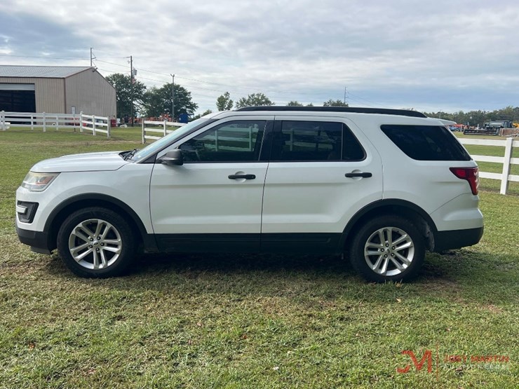 2017-ford-explorer-image-6