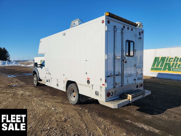 2012-ford-f550-image-3