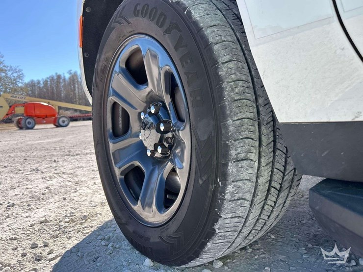 2022-chevrolet-tahoe-image-26