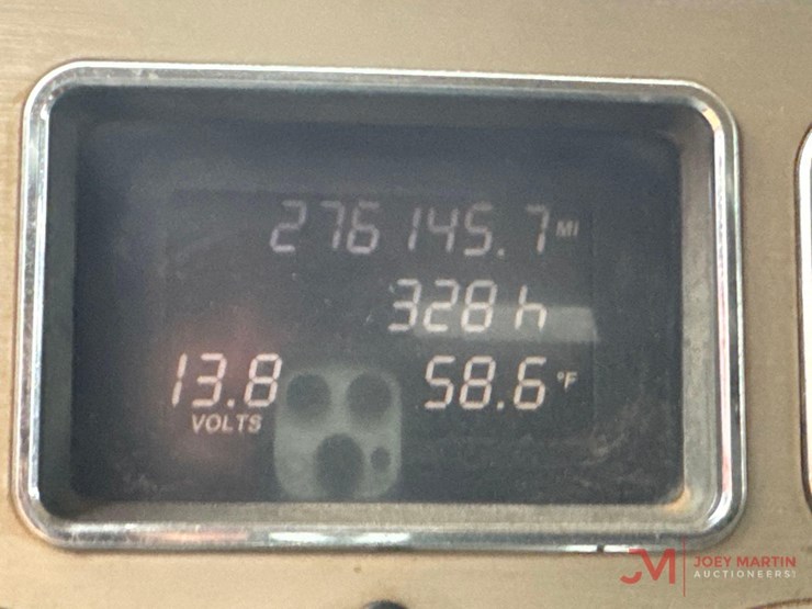 2010-mack-gu713-granite-roll-off-truck-image-42