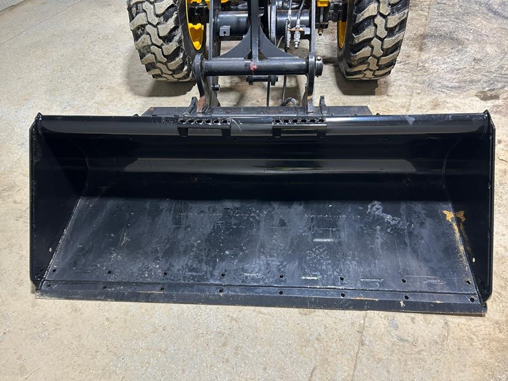 2022-jcb-407-image-7