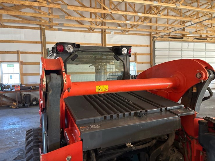 2016-kubota-ssv75-image-22