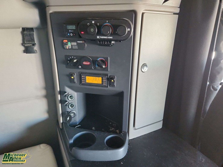 2024-peterbilt-579-image-25