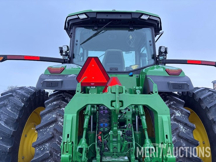 2024-john-deere-8r-370-image-24