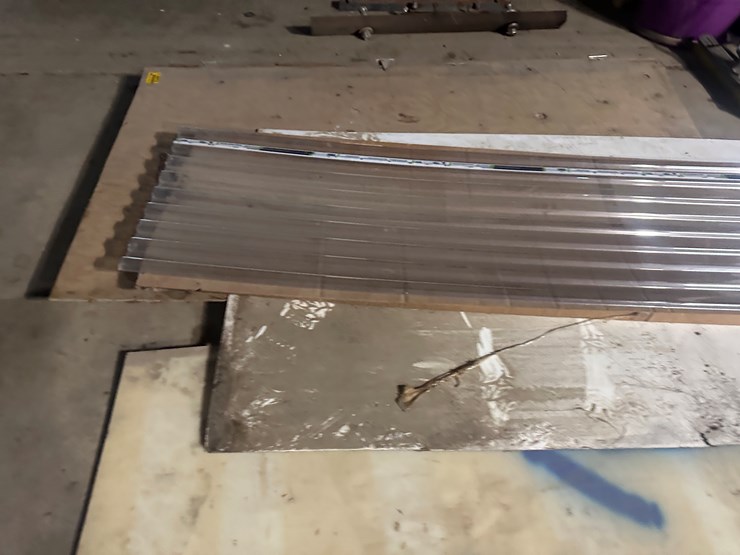 #38472-•-lot-of-wood-&-clear-polycarbonate-panels-image-7