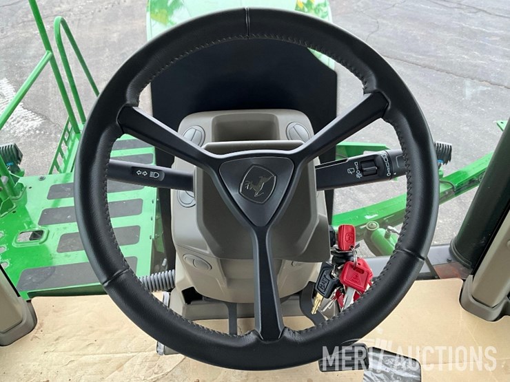 2023-john-deere-400r-image-43