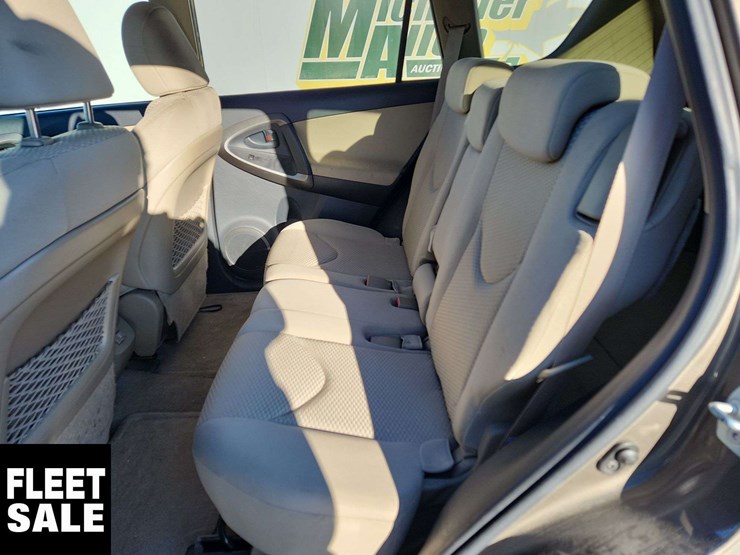 2009-toyota-rav4-image-18