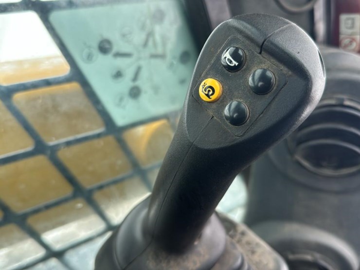 2023-caterpillar-299d3-xe-image-43