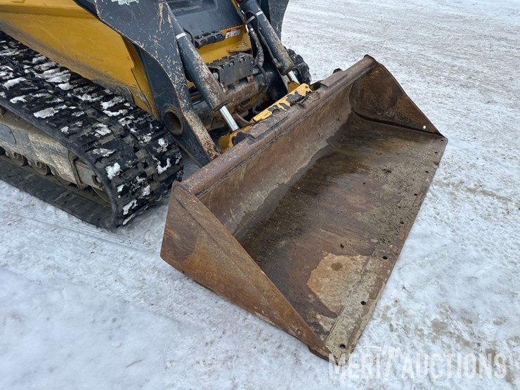 2021-deere-333g-image-22