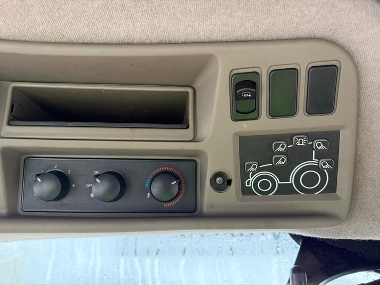 2022-case-ih-maxxum-115-image-22