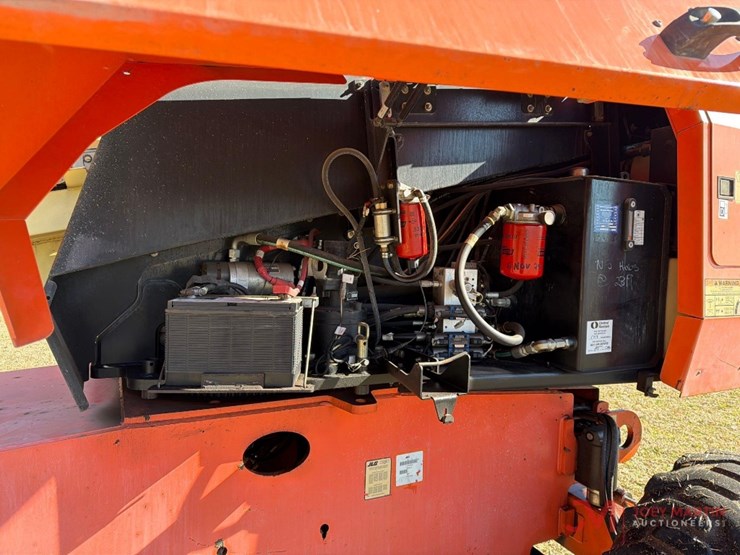 2015-jlg-600s-image-16