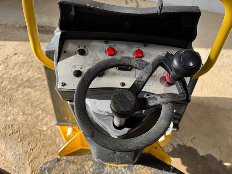 2013-bomag-bw900-50-image-19