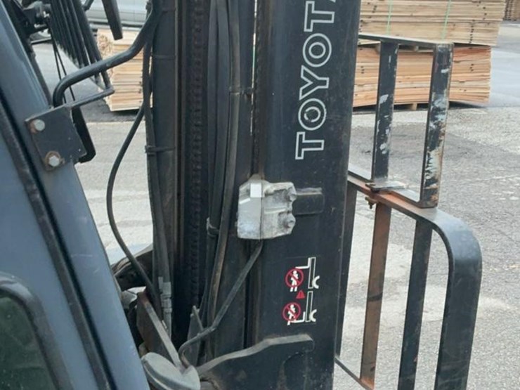 2018-toyota-8fdu25-image-30