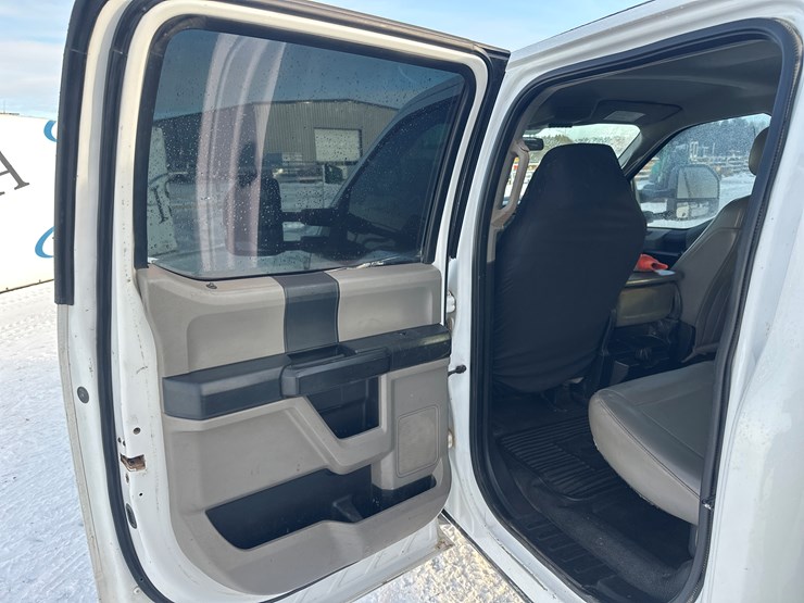 2017-ford-f350-image-27