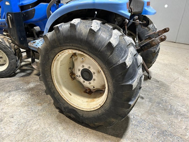 new-holland-tc35-image-15