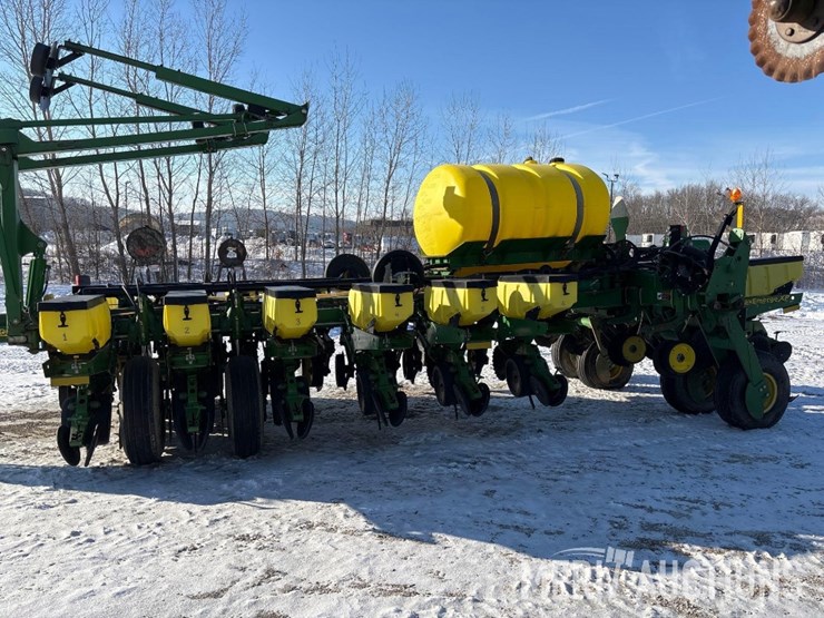 2011-john-deere-1770nt-image-4