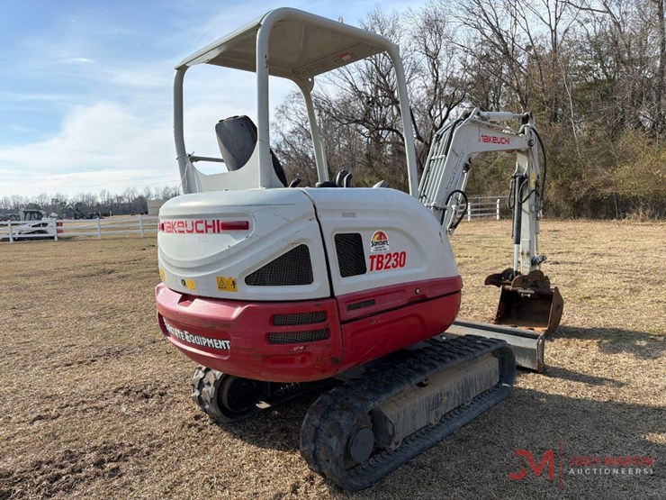 2020-takeuchi-tb230-image-6