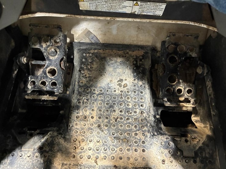 2021-bobcat-t770-image-19