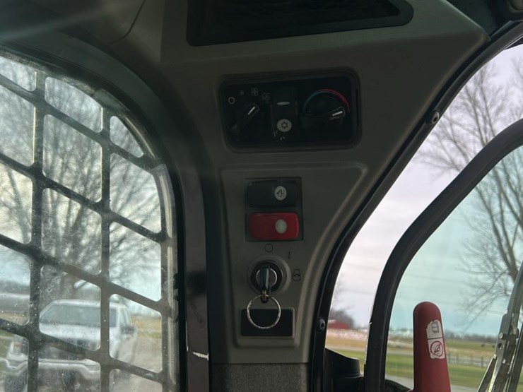 2019-caterpillar-249d-image-49