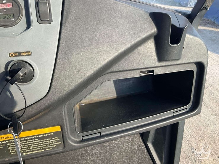 2025-electric-golf-cart-image-19