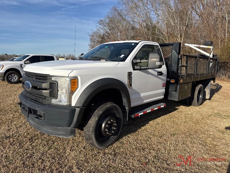 2017-ford-f550-xl-image-4