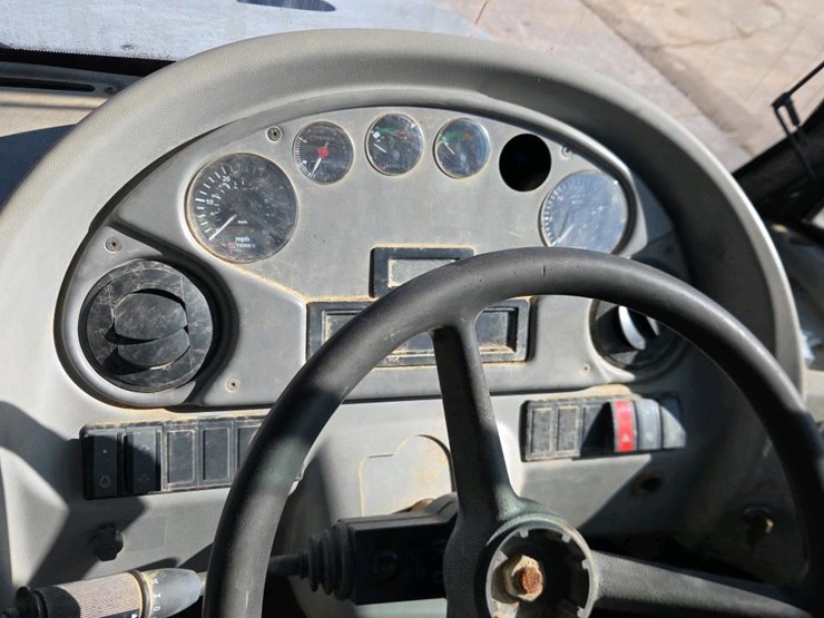 2005-cummins-m11-image-21