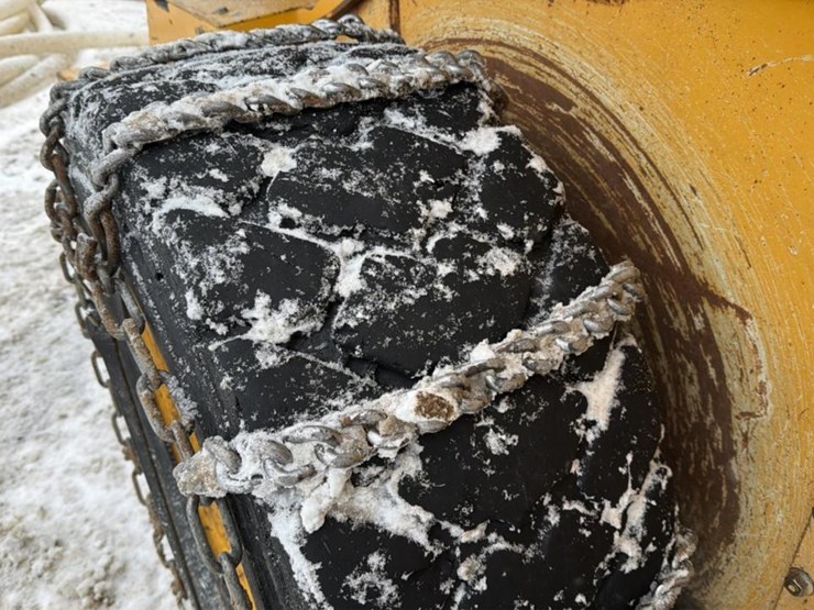 2019-deere-332g-image-17