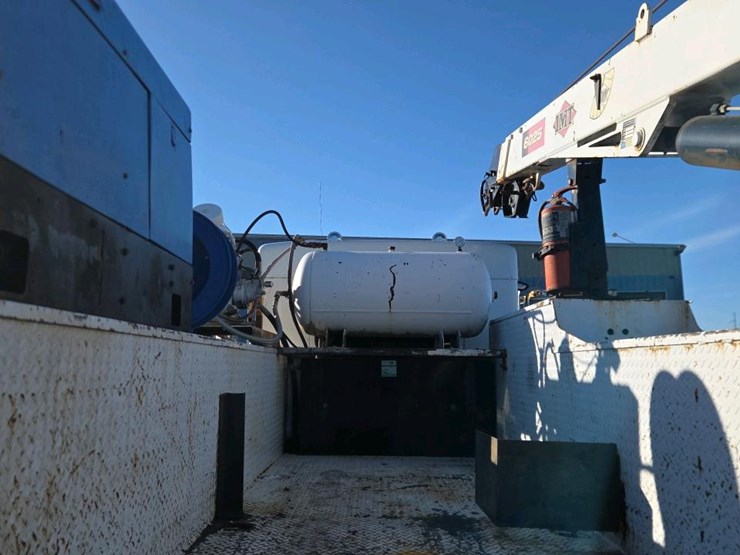 2007-kenworth-t300-image-13