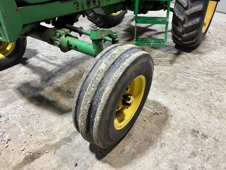 john-deere-3020-image-8