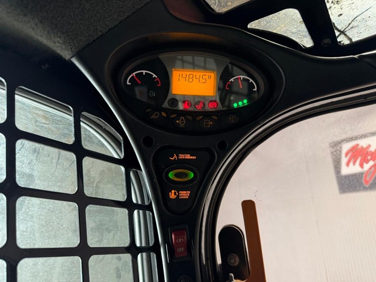 2023-bobcat-t770-image-23