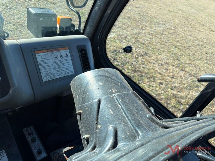 2008-bobcat-5600-toolcat-utv-image-20