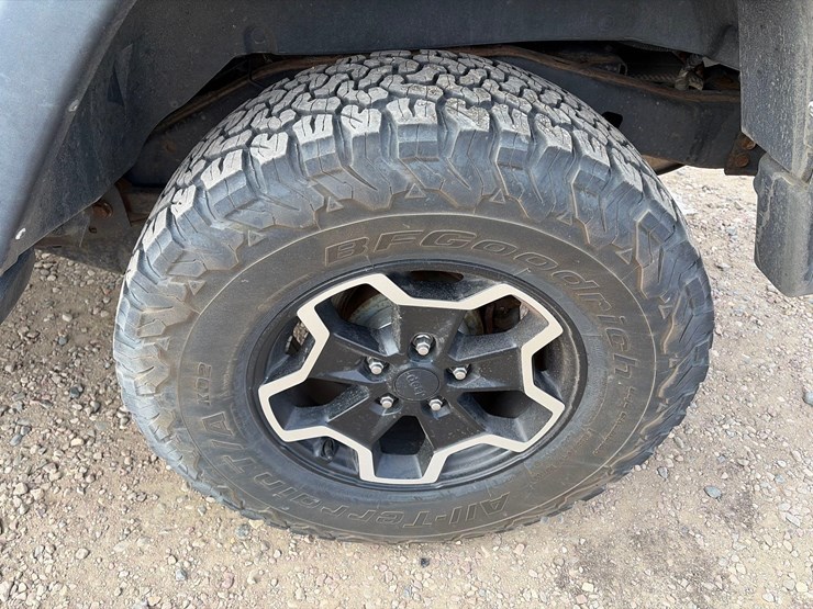 2016-jeep-wrangler-sport-image-17