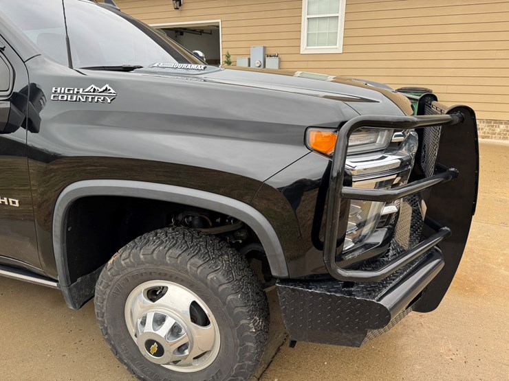 2021-chevrolet-3500hd-image-21