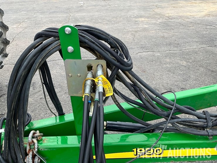 2012-john-deere-1990-image-9