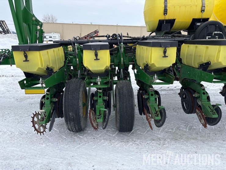 2013-john-deere-1770nt-image-14