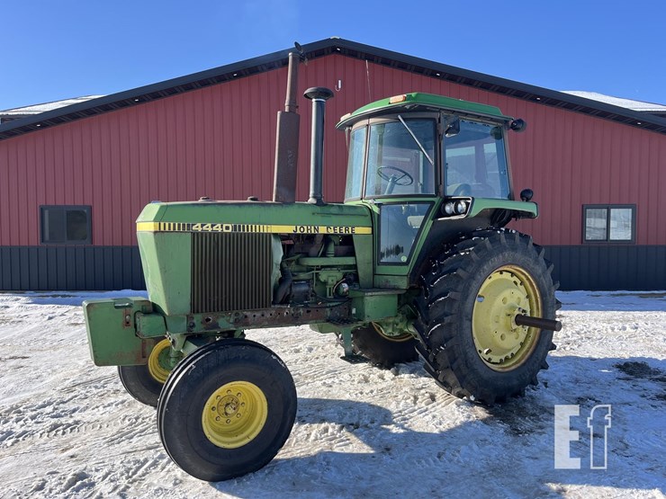 john-deere-4440-image-1