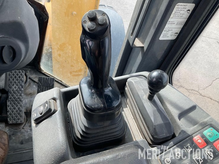 2018-deere-544k-image-57