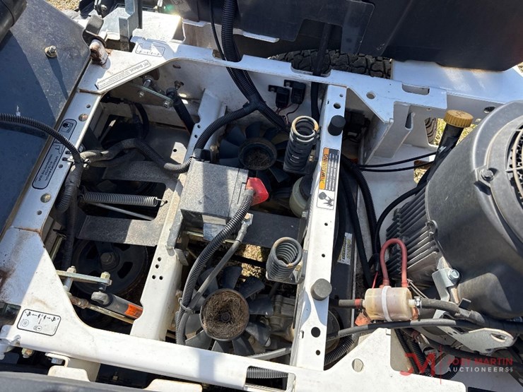 2021-bobcat-zt3000-image-15