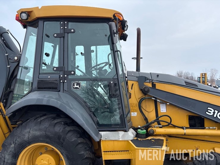 2018-deere-310l-ep-image-23