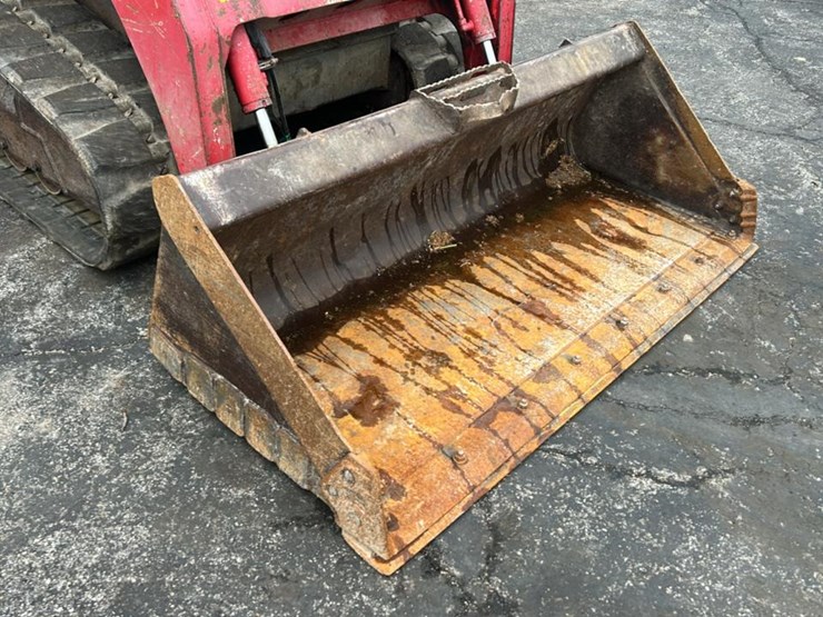 2017-takeuchi-tl8-image-39